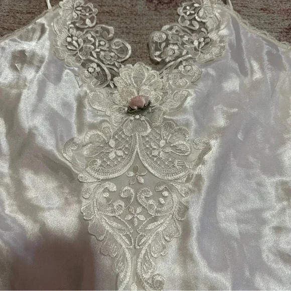 Vintage 90’s White lace cami top with floral design size small - Picture 8 of 14